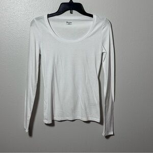 No Boundaries Women White Long‎ Sleeve Tee top size S(4-6).